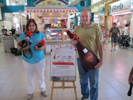 El agraciado en la quinta lluvia de jamones y vino es Don Pedro Cabrera Vicedo.